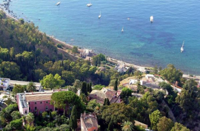 Отель Villa Schuler Taormina GARDEN SUITE IN SELF-CATERING  Таормина